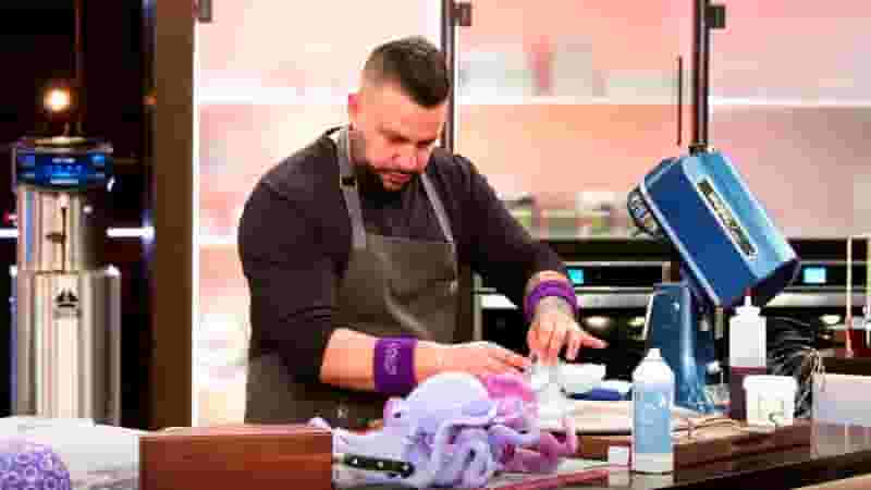Full Cast of Is It Cake Season 3: All Contestants, Judges & Hosts In New Episodes (Photos)