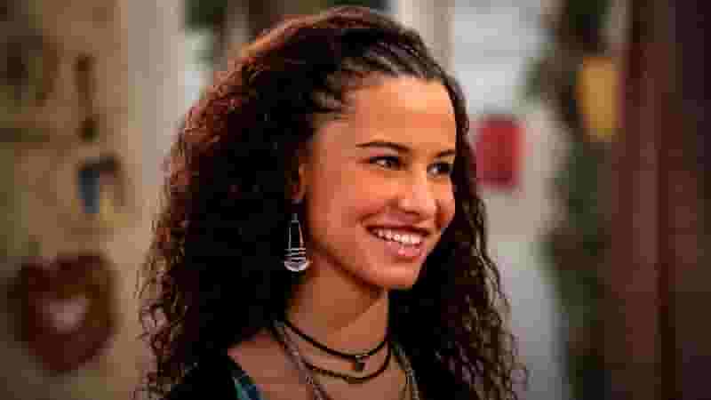 Who Is Ashley Aufderheide? 4 Things to Know About That '90s Show Actress - Wiki Bio Details
