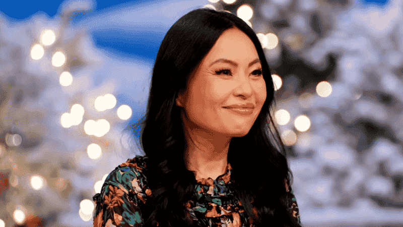 Full Cast of Holiday Wars 2024: Contestants, Judges & Host In Season 6 (Photos)