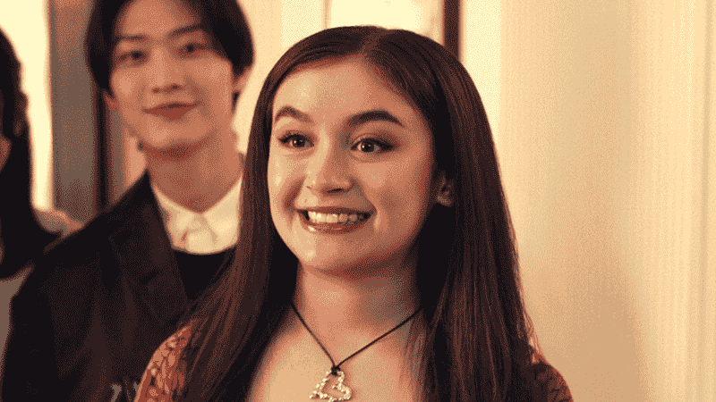 XO Kitty Star Anna Cathcart's Teeth Adjustment In Season 2 Revealed (Photos) - Dentist Explains Mouth Spacing